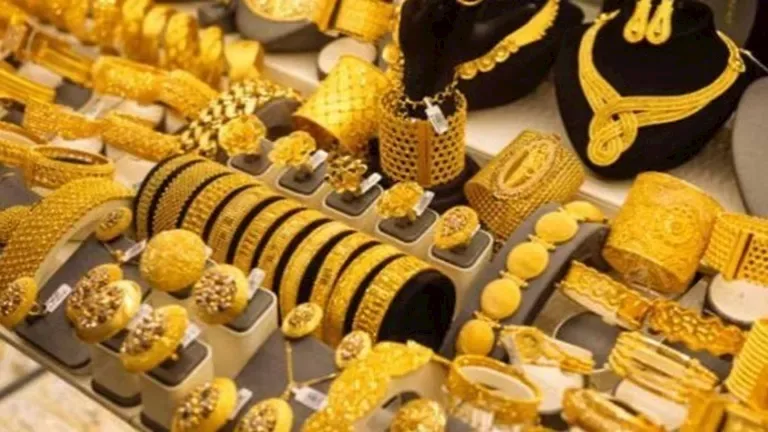 عاجل من الصاغة.. جرام الذهب يطير في مصر وعيار 18 بسعر مش على بال حد