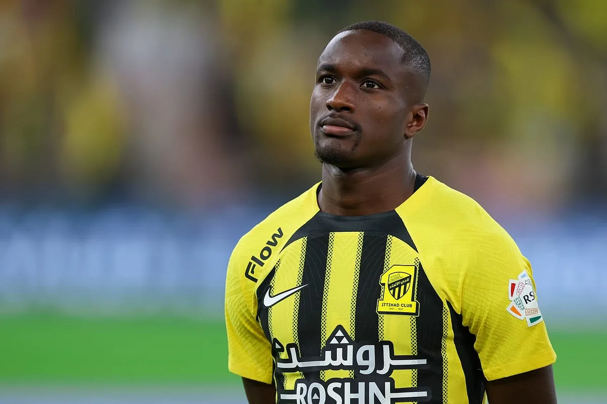 تسريبات اوربية تكشف عن سعي ليفربول لضم نجم الاتحاد كبديل حاسم لمحمد صلاح